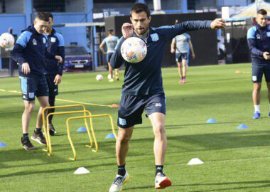 Úbeda paró un equipo pensando en Boca