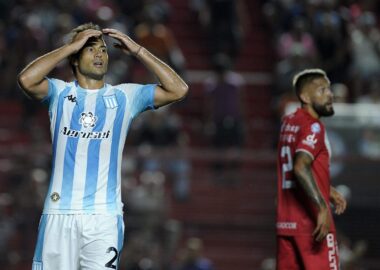 Racing visita la Paternal en busca de cortar la mala racha