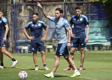 Las dudas de Gago para armar el once de Racing