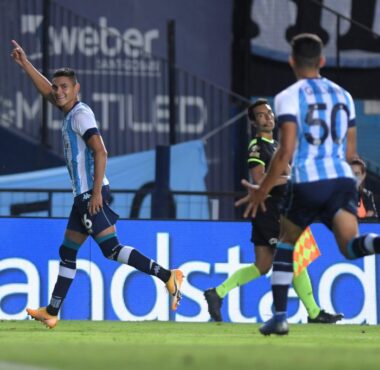 Racing volvió a ganar de la mano de Alcaraz