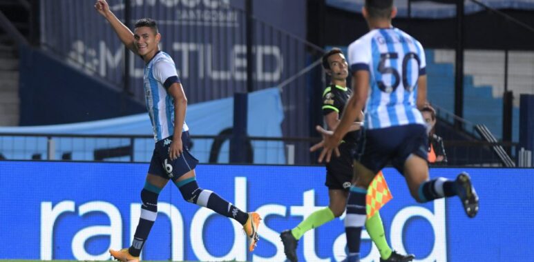 Racing volvió a ganar de la mano de Alcaraz