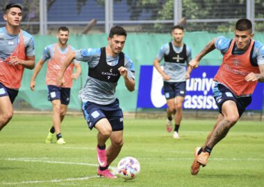 Racing ensaya con juveniles buscando el once ideal