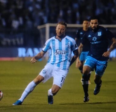 El triunfo que necesitaban Racing y Gago