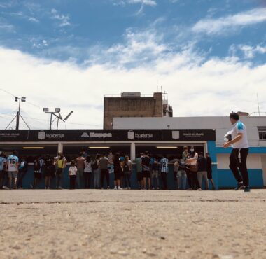 Más de nueve mil hinchas en la Feria Locademia