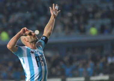 Lisandro López comienza a despedirse de Racing