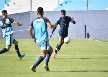 Una victoria y una derrota ante Atlético Tucumán