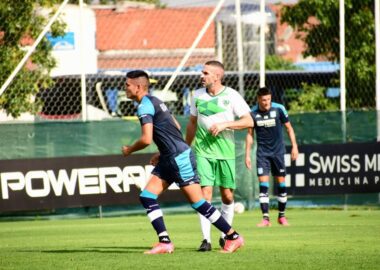 Racing sonrió ante el Sarmiento de Lisandro López