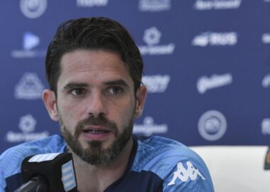 Gago: "Cardona eligió ir a la playa, hubiese invitado jaja"