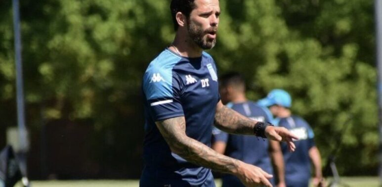 Gago y el once de Racing para enfrentar a Gimnasia