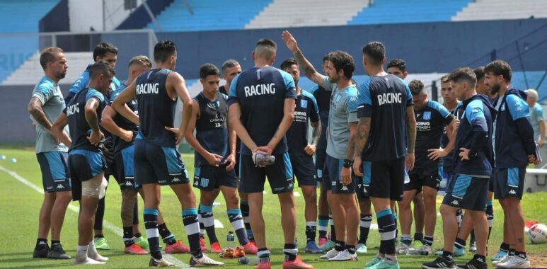 Las dudas de Gago en el once de Racing