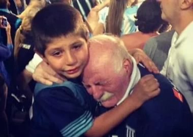 Falleció el abuelo que conmovió al mundo Racing