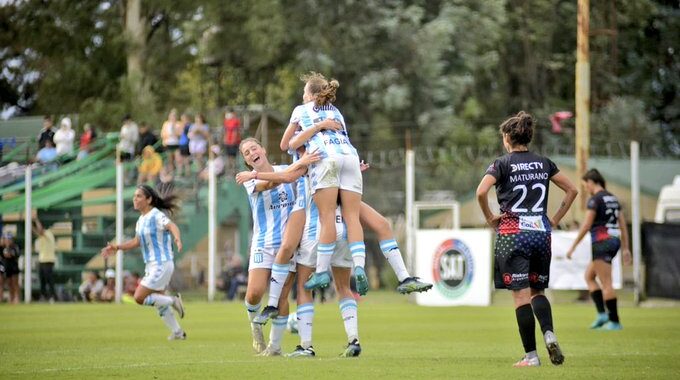 Racing se levantó en Moreno