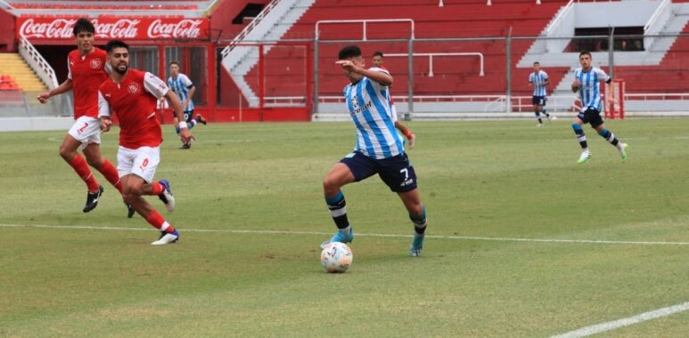 Racing cayó en el clásico de reserva