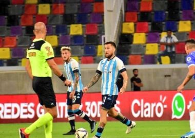 Jonathan Gómez fue lo más lúcido de Racing