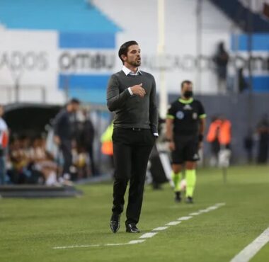 Racing con la mira en el Decano