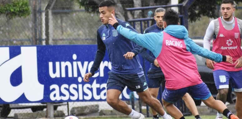 Gago piensa en varios cambios en Racing para el domingo