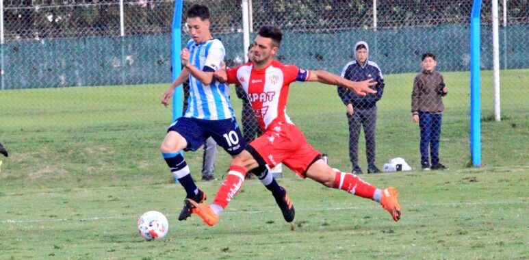 Racing ganó y salió del fondo de la tabla