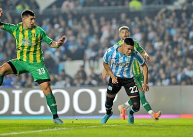 Racing goleó y es el primer semifinalista