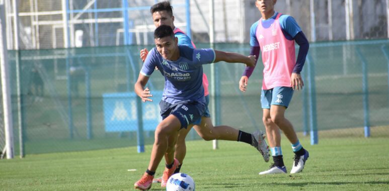 Racing con dos bajas para enfrentar a River en Sudamérica