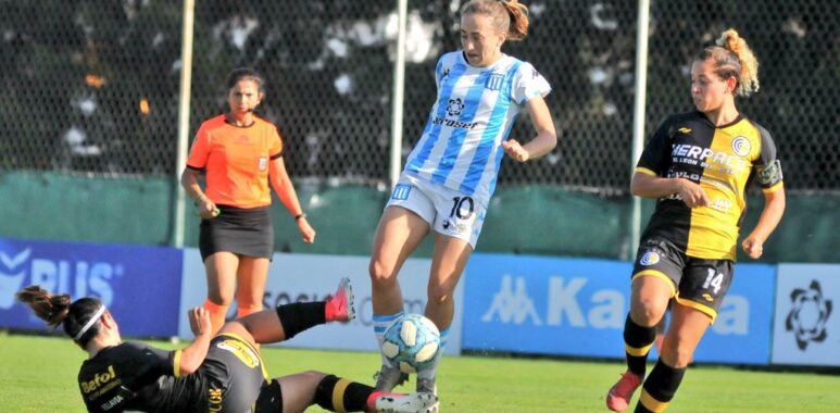 Racing goleó a Comunicaciones y escaló a lo más alto