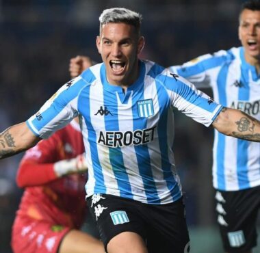 Racing recibe a Melgar con la obligación de ganar