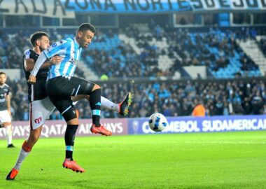 Racing no entiende como jugar torneos internacionales