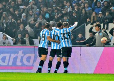 Racing le ganó a Vélez y volvió a sumar de a tres