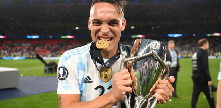 Ex Racing: Lautaro gol y asistencia para gritar campeón en Wembley