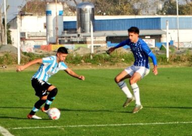 Racing se prende arriba