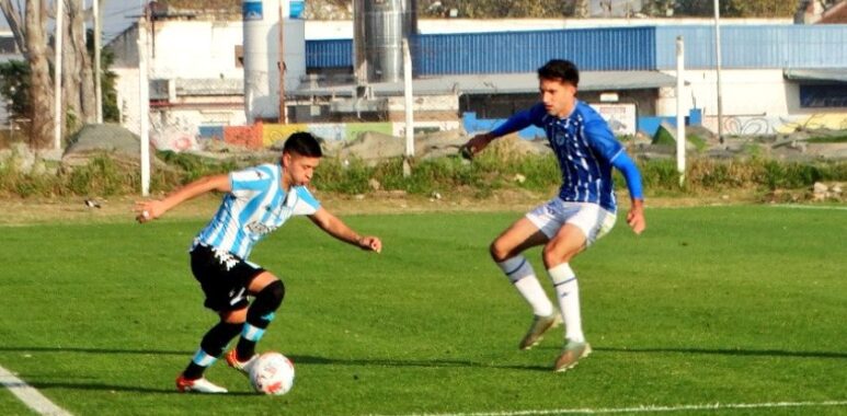 Racing se prende arriba