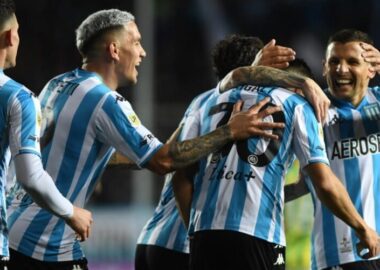 UNO X UNO: VECCHIO CONDUJO A RACING