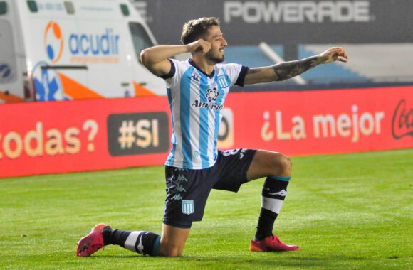 Racing se desprende de otro jugador