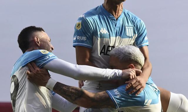 Racing venció a Colón y sigue prendido en la pelea