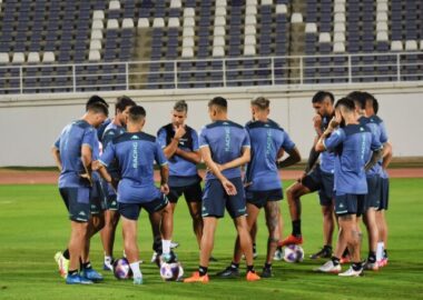 RACING REALIZÓ SU PRIMER ENTRENAMIENTO EN EMIRATOS