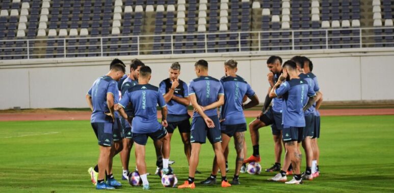 RACING REALIZÓ SU PRIMER ENTRENAMIENTO EN EMIRATOS