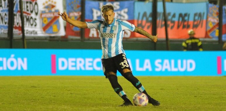 Racing goleó en Sarandí con dos golazos de Tiro Libre