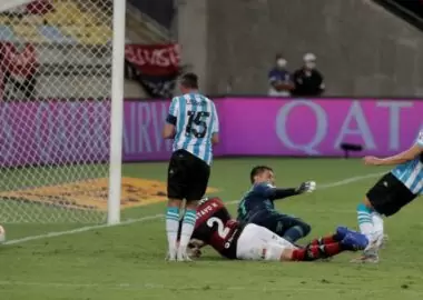 Flamengo no se olvida de Racing