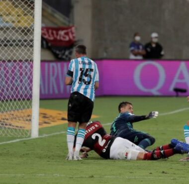 Flamengo no se olvida de Racing