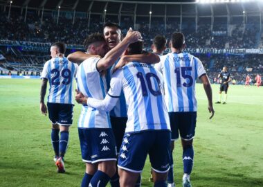 Racing necesita volver a ganar en el torneo local