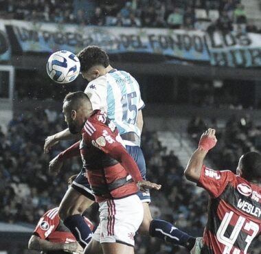 Conmebol sancionó a Racing por gestos racistas