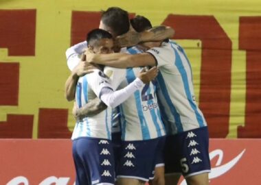 Racing quedó a un punto de octavos de final