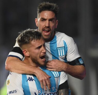 Racing ganó el pendiente ante Vélez y de a poco se aleja del fondo