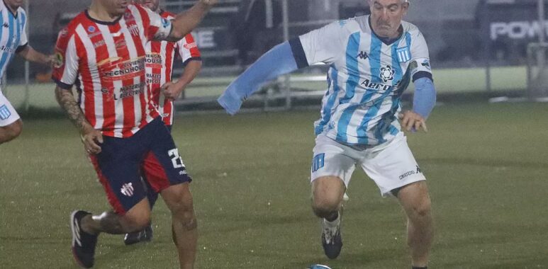 Racing senior goleó a Talleres de Remedios de Escalada