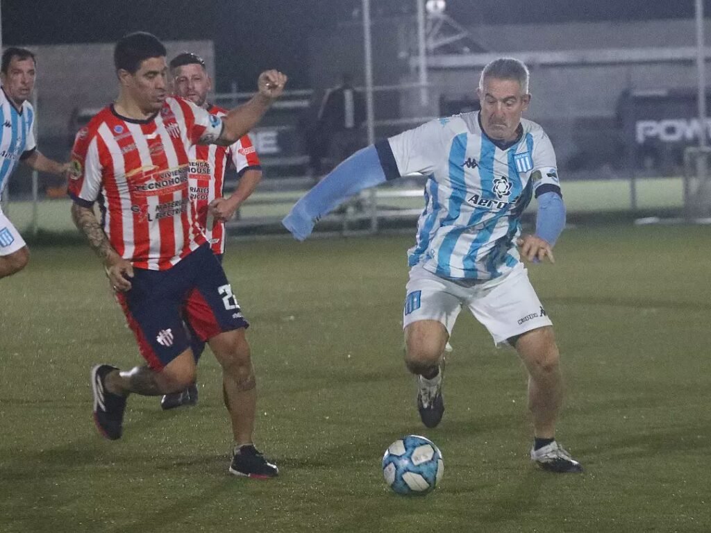 Racing senior goleó a Talleres de Remedios de Escalada