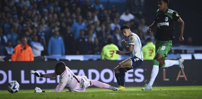 RACING con los pibes del Tita derrotó a Atlético Nacional