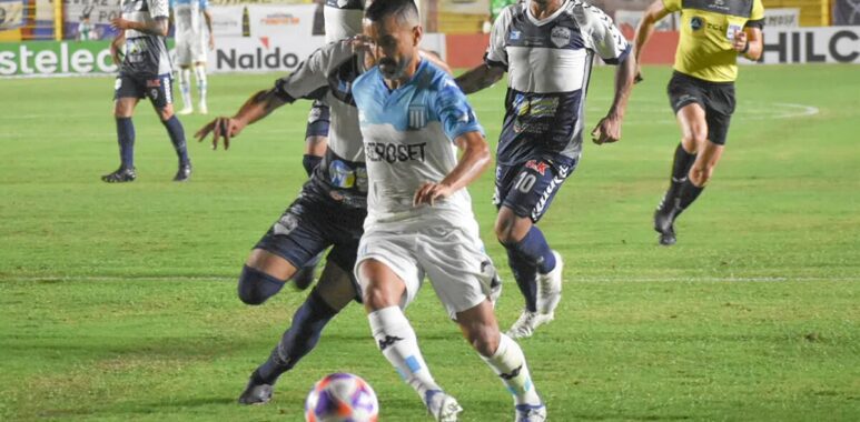 Maxi Moralez rescindió su contrato con Racing