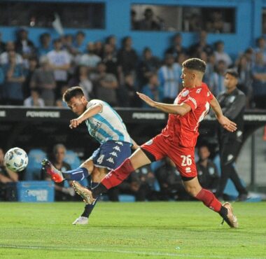 Racing se floreó, goleó a Belgrano y terminó primero en la zona