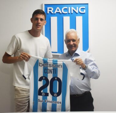 Conti puso la firma en Racing