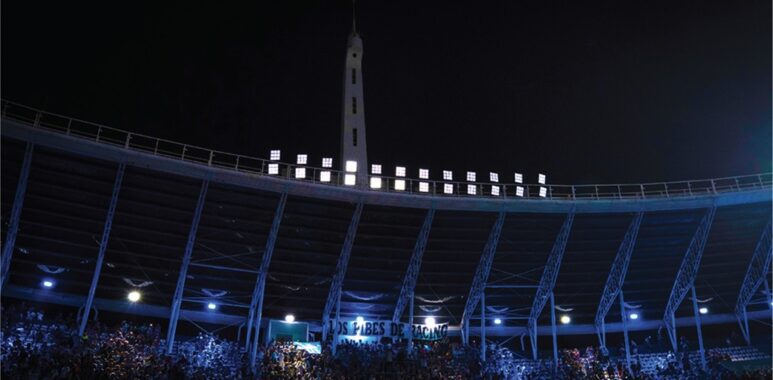 Racing ilumina Avellaneda