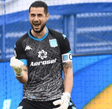 Racing tiene dos clubes interesados en Gabriel Arias